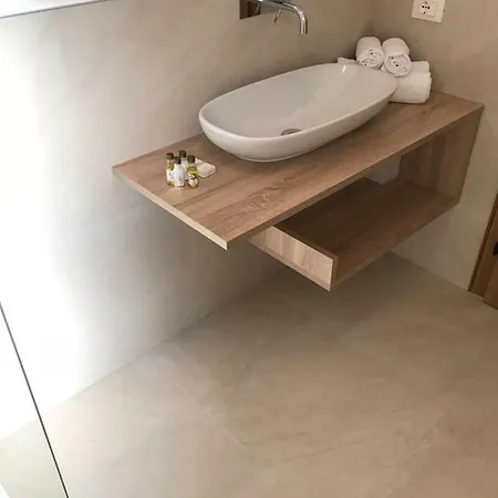 Burgleitenhof 3* לאנה